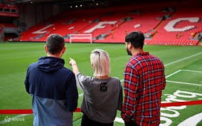 【老照片】艾弗森生涯含金量极高的一图，旁边主教练、裁判的名字还有人记得吗？